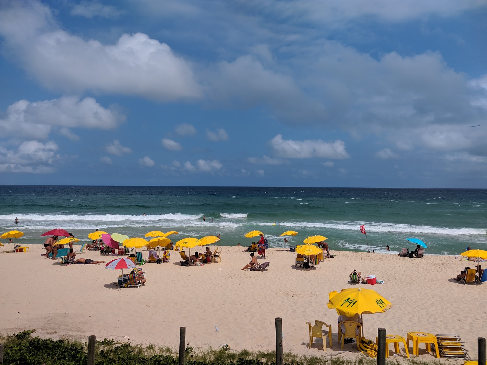 Rezerva Plajı'in fotoğrafı - rahatlamayı sevenler arasında popüler bir yer