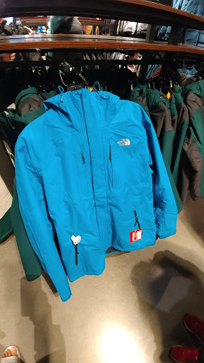 Clothing Store «The North Face Outlet», reviews and photos, 3790 Livermore Outlets Dr, Livermore, CA 94551, USA