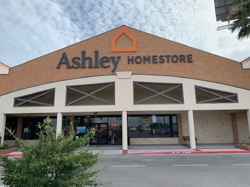 Furniture Store «Ashley Furniture HomeStore», reviews and photos, 651 Interstate 35 Business Loop, New Braunfels, TX 78130, USA