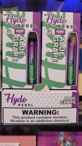 Vaporizer Store «Zee Vapor and Tobacco», reviews and photos, 6325 Dempster St, Morton Grove, IL 60053, USA