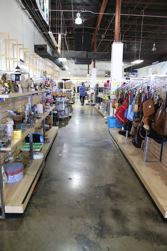 Thrift Store «Saint Vincent de Paul Thrift Store of Plano», reviews and photos, 3305 N Central Expy #280, Plano, TX 75023, USA