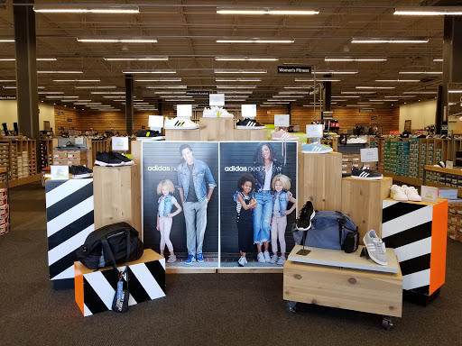 Shoe Store «DSW Designer Shoe Warehouse», reviews and photos, 10100 W McDowell Rd, Avondale, AZ 85392, USA