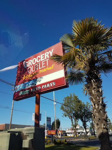 Grocery Store «Grocery Outlet Bargain Market», reviews and photos, 354 S 1st Ave, Hillsboro, OR 97123, USA