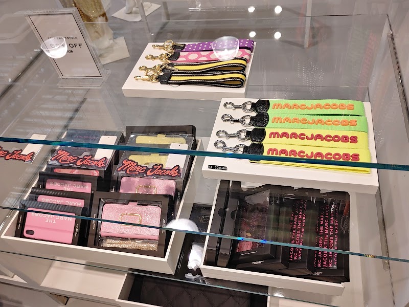 マーク ジェイコブス プレミアム アウトレット佐野店 栃木県佐野市越名町 衣料品 グルコミ