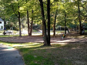 Hillwood Manor Neighborhood Park