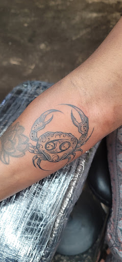 Explore daisy tattoo ideas, creative tattoo ideas in Jacksonville, available at Renegade Art Studio LLC