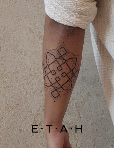 Tattoo Piercing E.T.A.H
