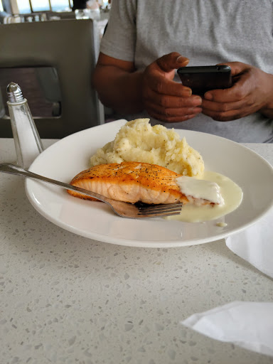 Steak House «Eighteen at the Radisson», reviews and photos, 668 W 5th St, Covington, KY 41011, USA