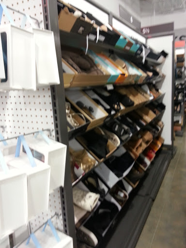 Department Store «Saks OFF 5TH», reviews and photos, 1650 Premium Outlet Blvd #1600, Aurora, IL 60502, USA