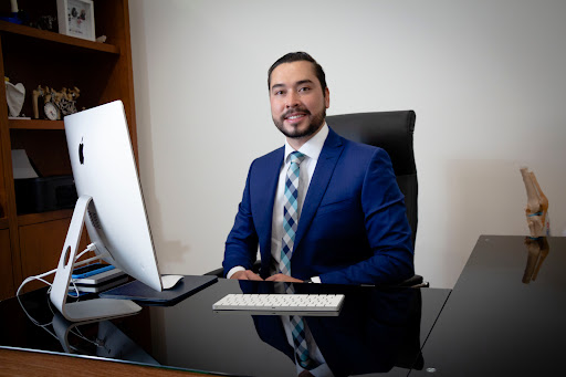 Dr Alonso Castellanos Traumatología y Ortopedia