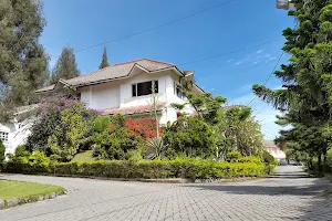 Villa Bukit Indah image