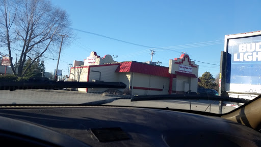 Liquor Store «Lickety Liquors», reviews and photos, 2501 Hubbell Ave, Des Moines, IA 50317, USA