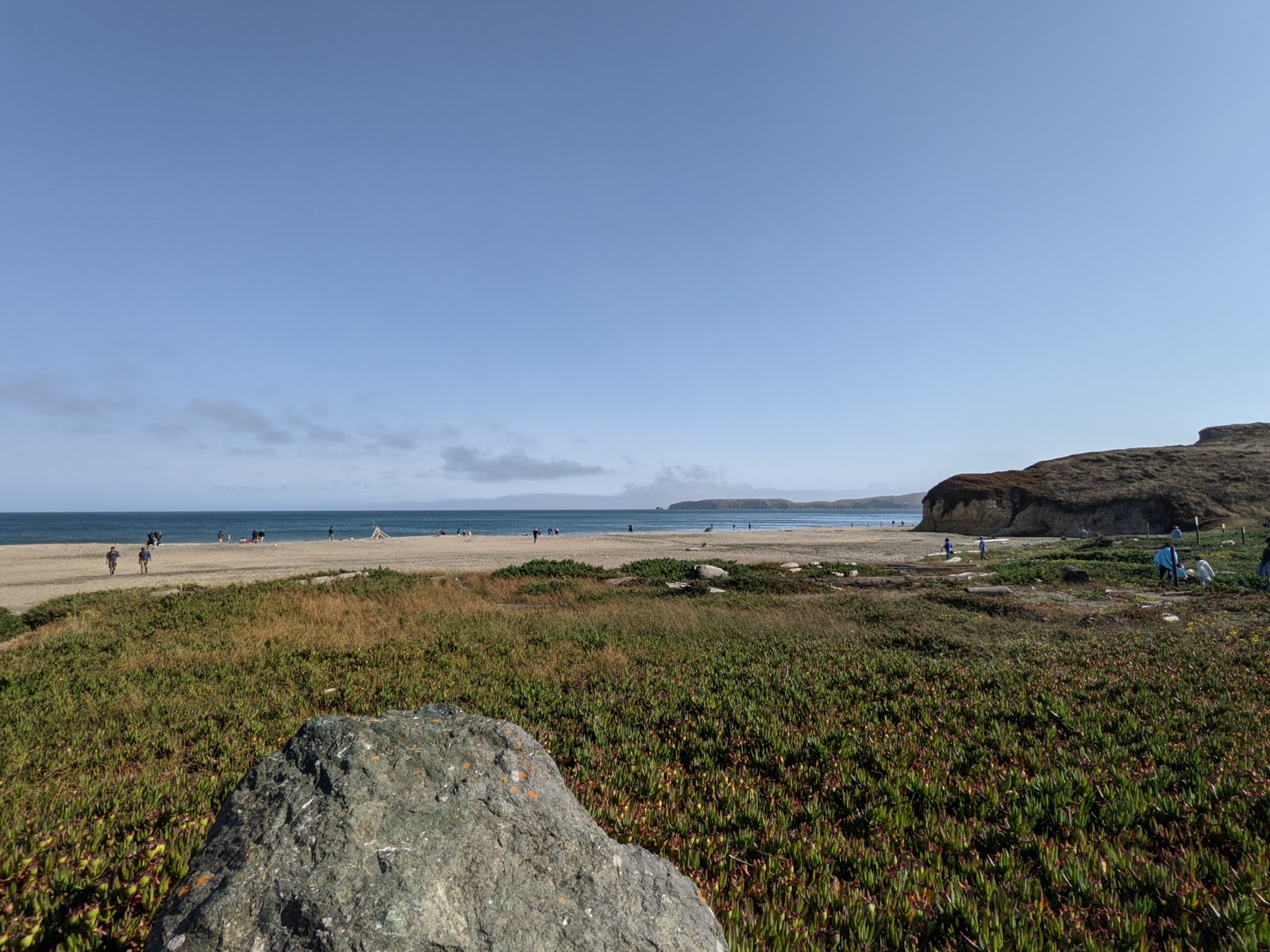 Fotografija Drake beach nahaja se v naravnem okolju