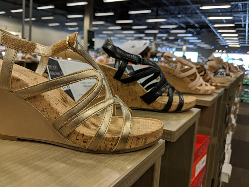 Stores to buy women's pitillos sandals Dallas