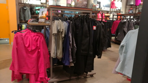 Clothing Store «The North Face Outlet», reviews and photos, 5050 Factory Shops Blvd Suite100, Castle Rock, CO 80108, USA