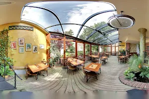 Lavička - Zahradní Restaurace image