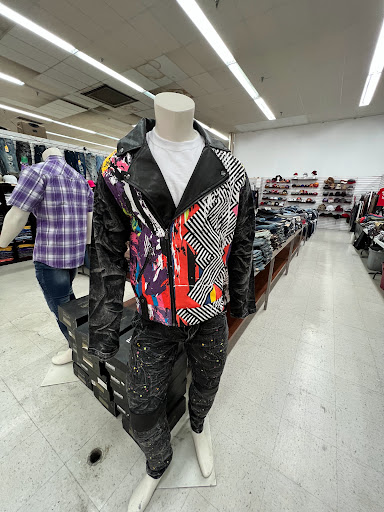 Thrift Store «B-thrifty - The Super Thrift Store», reviews and photos, 13412 Jefferson Davis Hwy, Woodbridge, VA 22191, USA