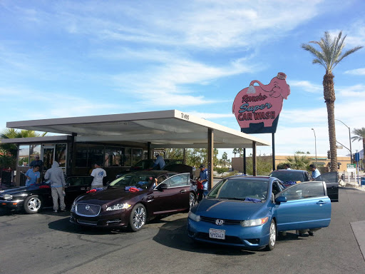 Elephant Car Wash - Rancho Mirage and  CA en Rancho Mirage