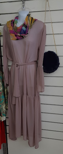 Edit New and Preloved Fashion Boutique - Clothing store