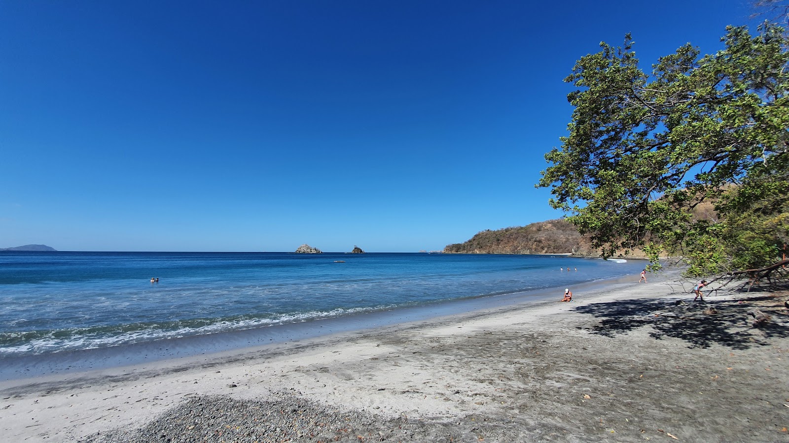 Foto de Danta Beach com areia cinza superfície