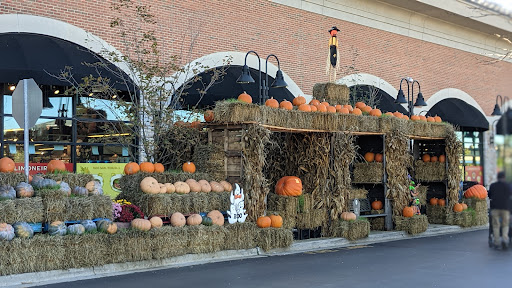 Fresh Farms, 20 S Milwaukee Ave, Wheeling, IL 60090, USA, 