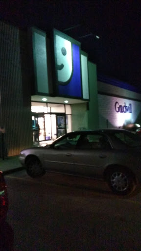 Thrift Store «Green Bay East Goodwill Retail Store & Training Center», reviews and photos