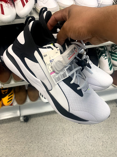 Clothing Store «Ross Dress for Less», reviews and photos, 13855 Outlet Dr, Silver Spring, MD 20904, USA