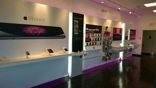 Cell Phone Store «T-Mobile», reviews and photos, 295 S Pompano Pkwy, Pompano Beach, FL 33069, USA