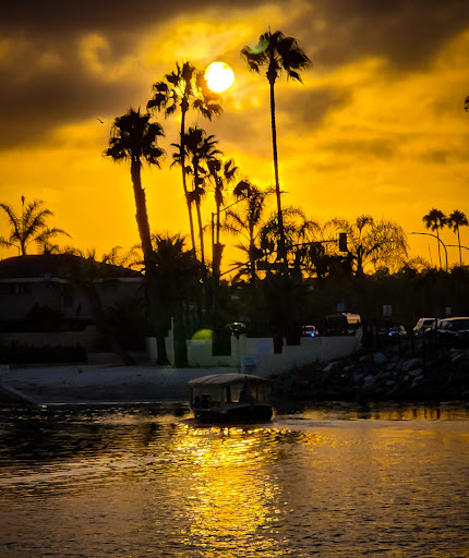 Shopping Mall «Bayside Shopping Center», reviews and photos, 1000 - 1090 Bayside Dr, Newport Beach, CA 92660, USA