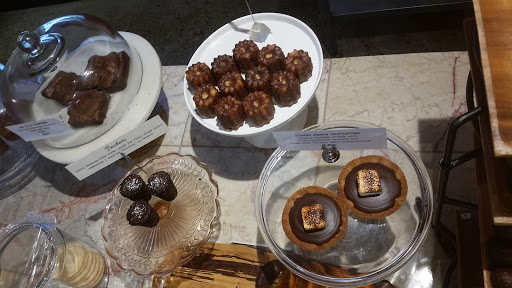 Chocolate Shop «La Châtelaine Chocolat Co.», reviews and photos, 110 S Rouse Ave, Bozeman, MT 59715, USA