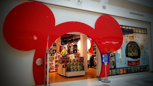 Disney Store, 250 Granite St, Braintree, MA 02184, USA, 