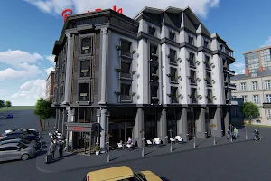 Hotel Perla image