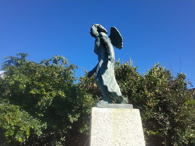 中河原海岸 海の守りの女神像