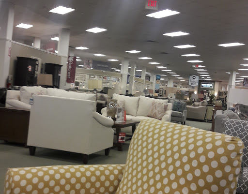 Furniture Store «Raymour & Flanigan Furniture and Mattress Store», reviews and photos, 895 E Gate Blvd, Garden City, NY 11530, USA