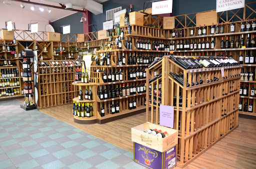 Liquor Store «Paris West Wood Wines & Liquor», reviews and photos, 1220 W Wood St, Paris, TN 38242, USA