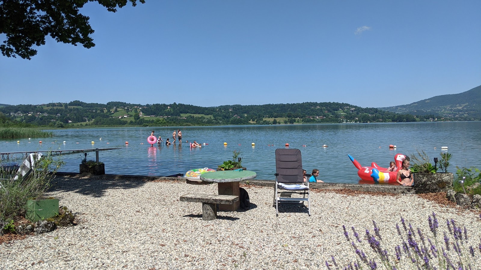 Foto von Ferrand Beach mit beiger sand Oberfläche