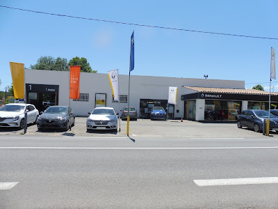 Renault at SARL TRANSLOVET à Callian