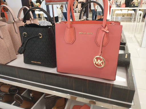 Fashion Accessories Store «Michael Kors», reviews and photos, 1 Outlet Blvd #400, Wrentham, MA 02093, USA