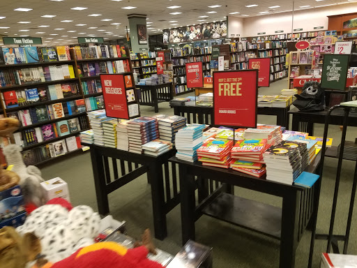 Book Store «Barnes & Noble», reviews and photos, 17111 Haggerty Rd, Northville, MI 48168, USA