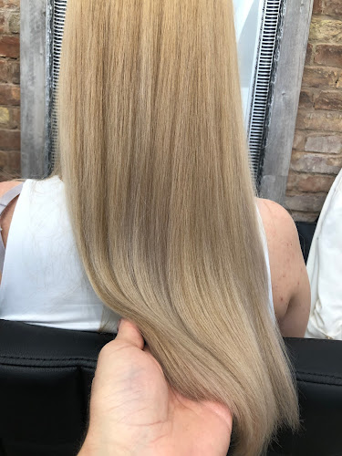 Comentarii opinii despre Hair Andrási