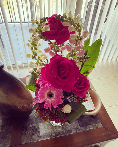 Florist «J & J Flowers and Gifts Shop», reviews and photos, 8366 Pines Blvd, Pembroke Pines, FL 33024, USA