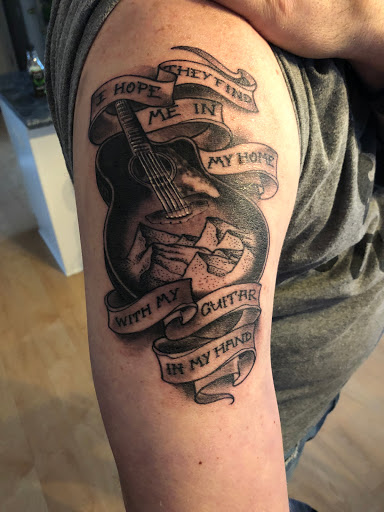 Tattoo Shop «Electric Tattoo Parlor , Piercing, and Tattoo Removal.», reviews and photos, 2319 Randall Rd, Carpentersville, IL 60110, USA