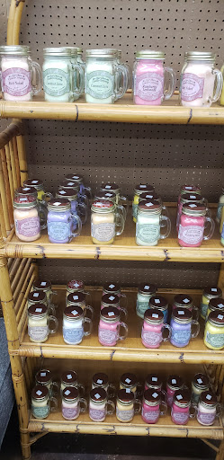 Outlet Mall «Finders Keepers Traders Outlet Mall», reviews and photos, 740-784 Chelsa Dr, Madisonville, KY 42431, USA