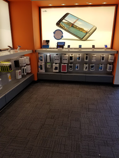 Cell Phone Store «AT&T», reviews and photos, 585 E Palatine Rd, Arlington Heights, IL 60004, USA