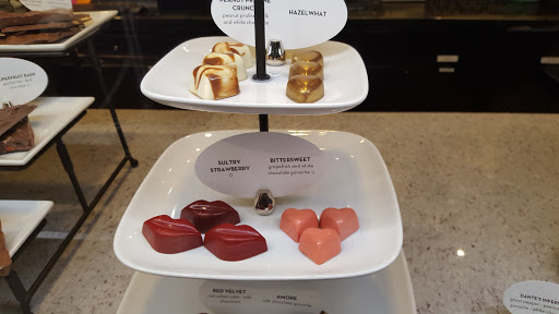 Chocolate Shop «Le Chocoholique», reviews and photos, 601 N High St, Columbus, OH 43215, USA