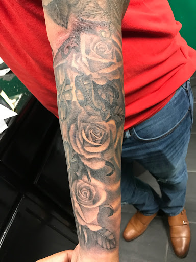 Tattoo Shop «Bad Habits Tattoo Studio», reviews and photos, 1502 Callaghan Rd, San Antonio, TX 78228, USA