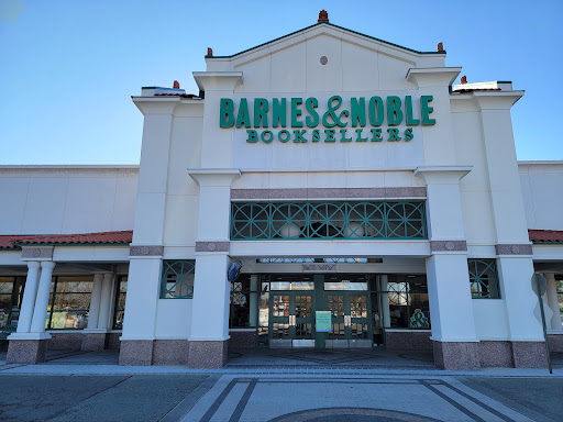 Book Store «Barnes & Noble Booksellers Libbie Place», reviews and photos, 5501 W Broad St, Richmond, VA 23230, USA