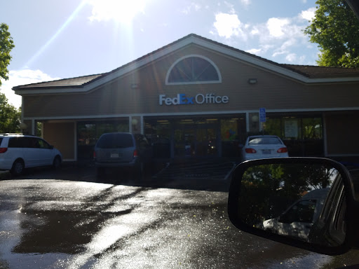 Print Shop «FedEx Office Print & Ship Center», reviews and photos, 1510 Oliver Rd, Fairfield, CA 94534, USA