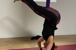 Modo yoga image