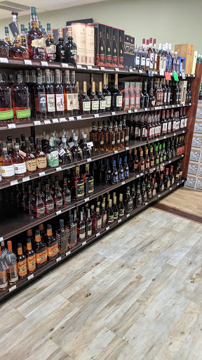 Liquor Store «Oakdale Liquors», reviews and photos, 1900 Main St, Tewksbury, MA 01876, USA